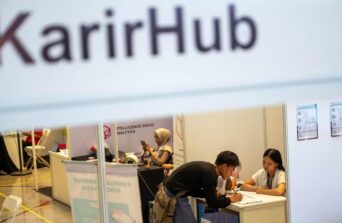 Catalyst for Business Owners: 3 Practical Ways to Tackle Unemployment in Indonesia